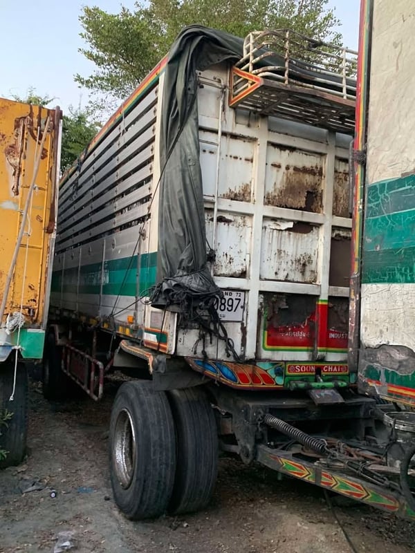 ISUZU deca 270 รถบรรทุก 12ล้อ ดั้มพ์แม่-ลูก ปี2004