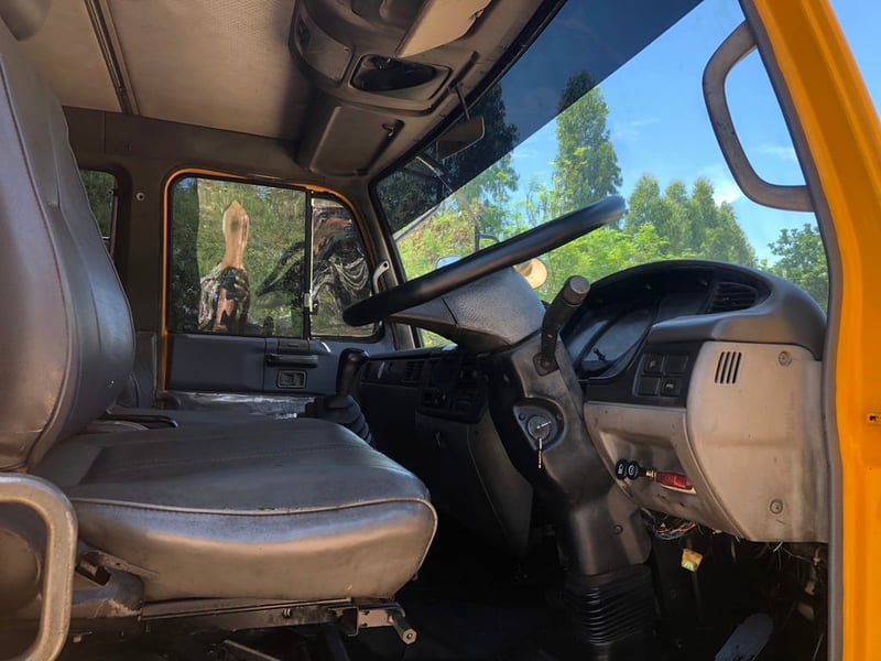 นิสสัน 6ล้อ PKB220แรง ยูโร2 รถขยะ ปี45 ราคา 650,000 บาท