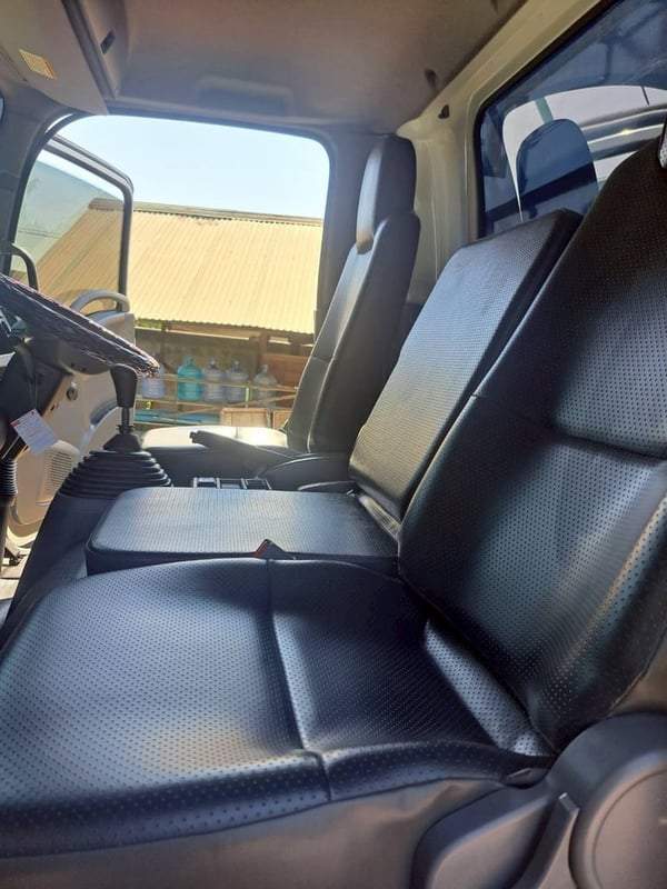 6 ล้อ FRR210 คอกเปิดข้าง ปี 64 กระบะยาว5.6ม. 