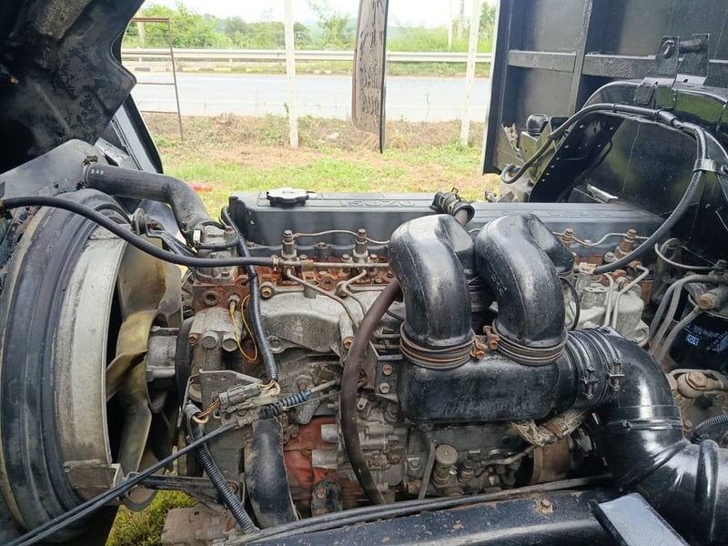 Isuzu 6 ล้อ พื้นเรียบ ปี 45 ยาว 7.2ม.