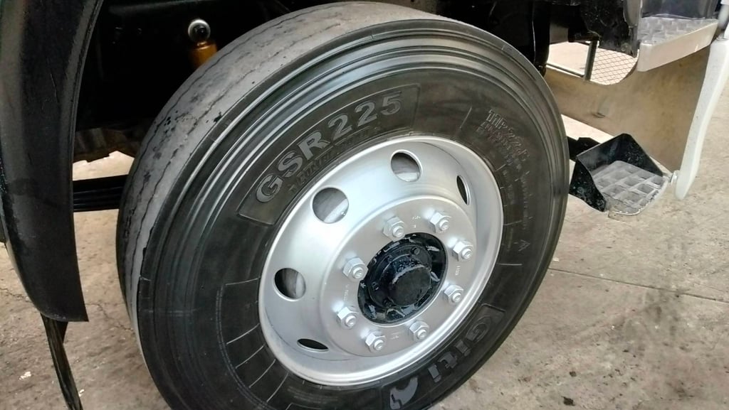 หัวลากฮีโน่เมก้า ซีรี่ย์ 500 FM2P 380แรง ปี 2557 