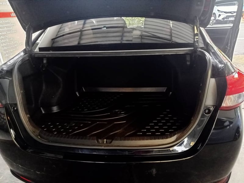 Toyota Yaris E ปี18 (เจ้าของขายเอง)