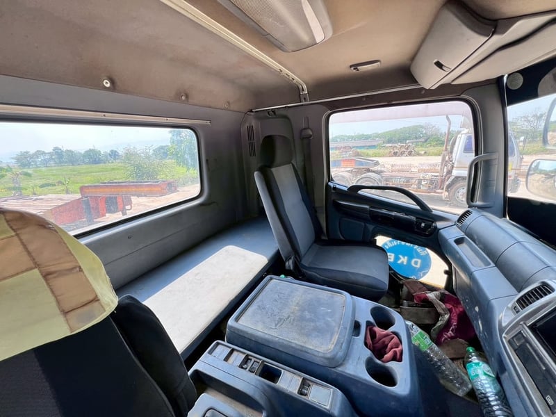 HINO หัวลาก 2 เพลา หัวพร้อมหาง เครื่อง EP100 เทอร์โบ 285 แรง หาง 2 คาน บันไดไฮดรอริก มีเล่ม HINO หัวลาก 2 เพลา หัวพร้อมหาง เครื่อง EP100 เทอร์โบ 285 แรง หาง 2 คาน บันไดไฮดรอริก มีเล่ม