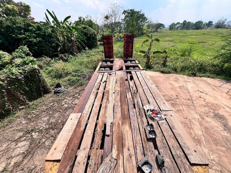 HINO หัวลาก 2 เพลา หัวพร้อมหาง เครื่อง EP100 เทอร์โบ 285 แรง หาง 2 คาน บันไดไฮดรอริก มีเล่ม HINO หัวลาก 2 เพลา หัวพร้อมหาง เครื่อง EP100 เทอร์โบ 285 แรง หาง 2 คาน บันไดไฮดรอริก มีเล่ม