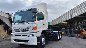 หัวลากฮีโน่เมก้า ซีรี่ย์ 500 FM2P 380แรง ปี 2557 หัวลากฮีโน่เมก้า ซีรี่ย์ 500 FM2P 380แรง ปี 2557