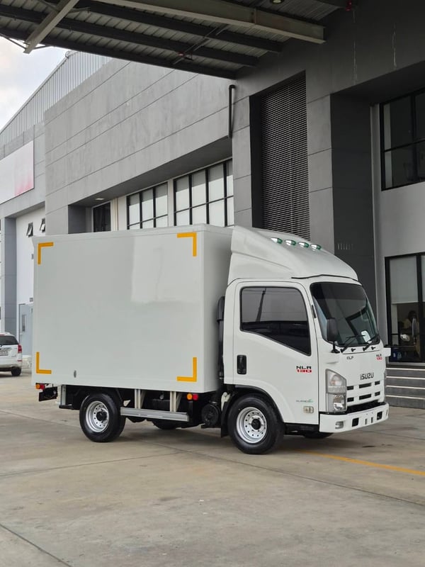 ISUZU NLR130 ปี58 ตู้แห้ง ยาว3เมตร 