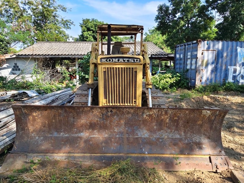 KOMATSU D50A รถดันดินรุ่นคลาสสิก KOMATSU D50A รถดันดินรุ่นคลาสสิก