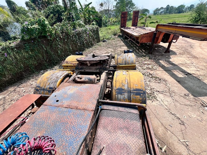 HINO หัวลาก 2 เพลา หัวพร้อมหาง เครื่อง EP100 เทอร์โบ 285 แรง หาง 2 คาน บันไดไฮดรอริก มีเล่ม HINO หัวลาก 2 เพลา หัวพร้อมหาง เครื่อง EP100 เทอร์โบ 285 แรง หาง 2 คาน บันไดไฮดรอริก มีเล่ม