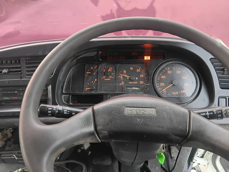 ขายสิบล้อดั้ม อีซูซุ เดก้า 320แรง ปี 2550 รุ่น Max โหลด  ปั้มสามมิตร 