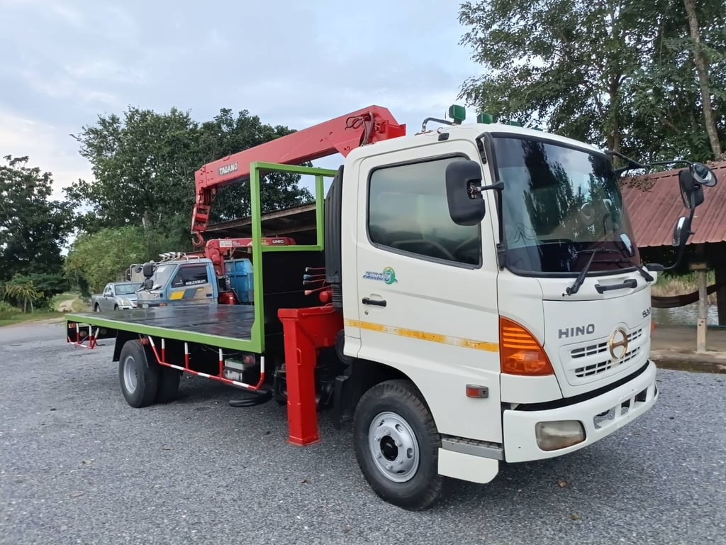 Hino 6 ล้อ 144 แรง กระบะเครน 3.5 ตัน 