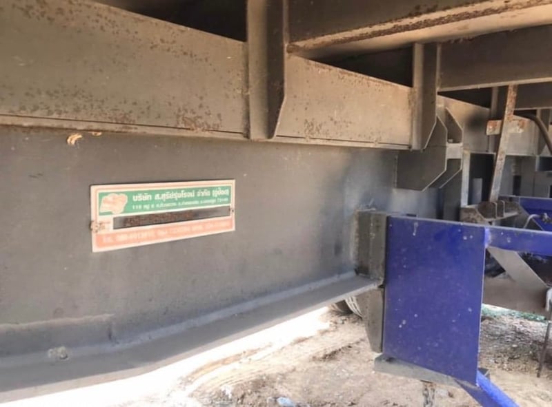 คอกหมู ยาว 6.5 เมตร แสตนเลสทั้งหมด ท้ายลิฟต์ ปี61 