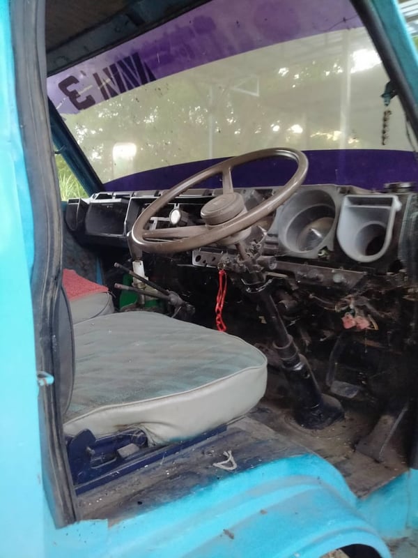 Isuzu 6 ล้อ ดั้มพ์ 110 แรง ปี37 