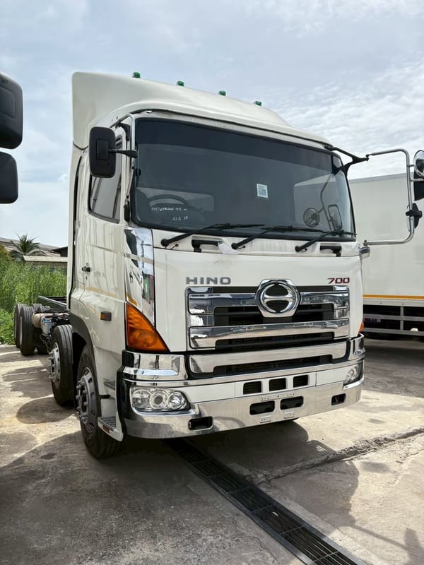 12ล้อฮีโน่ซีรีย์700เพลาเดียวหัวแชสซี (เงินสด) 12ล้อฮีโน่ซีรีย์700เพลาเดียวหัวแชสซี (เงินสด)