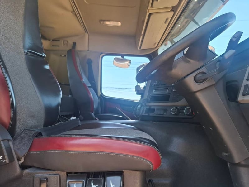 หัวลาก 10 ล้อ VOLVO 440 แรง ปี 58  ยกล้อ ถุงลม 