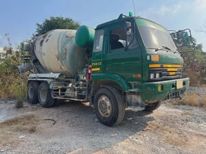 Nissan UD โม่ปูน 7 คิวปีเก่า ขายตามสภาพ