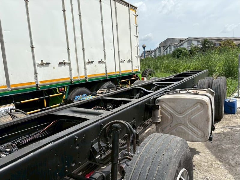 12ล้อฮีโน่ซีรีย์700เพลาเดียวหัวแชสซี (เงินสด) 12ล้อฮีโน่ซีรีย์700เพลาเดียวหัวแชสซี (เงินสด)