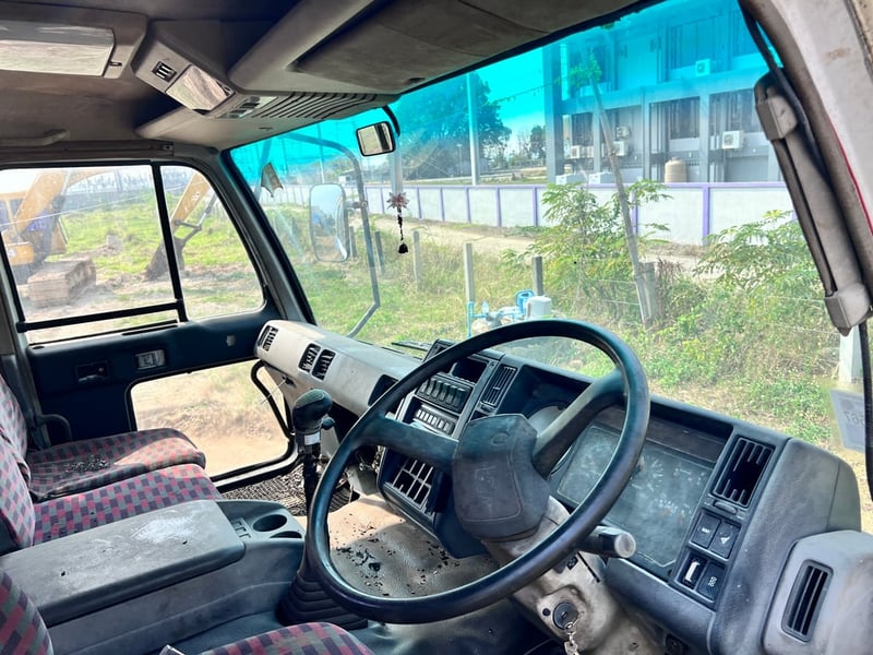 รถบรรทุกน้ำ NISSAN เครื่อง 225 แรง สองเพลา ปี 34 รถบรรทุกน้ำ NISSAN เครื่อง 225 แรง สองเพลา ปี 34