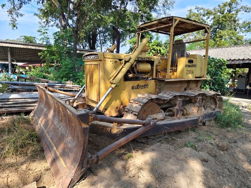 KOMATSU D50A รถดันดินรุ่นคลาสสิก KOMATSU D50A รถดันดินรุ่นคลาสสิก