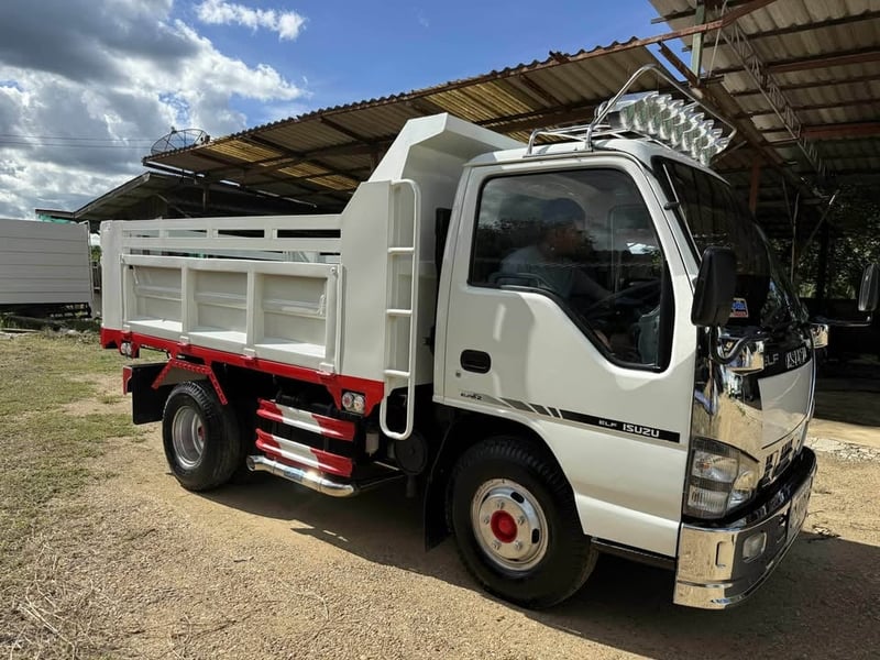 ISUZU NKR 100แรงเทอร์โบ ปี50 ดัมพ์3คิว ยาว3.18 กว้าง1.90 ISUZU NKR 100แรงเทอร์โบ ปี50 ดัมพ์3คิว ยาว3.18 กว้าง1.90