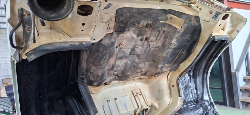 Hino 6 ล้อ(ดั้มพ์สามมิตร) ดูโท้ 136แรง ยูโร2 ปี50