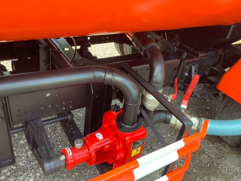 6 ล้อ Isuzu NQR175 แรง ปี 50  รถน้ำ 5,000 ลิตร  