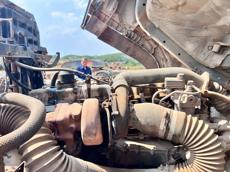 HINO หัวลาก 2 เพลา หัวพร้อมหาง เครื่อง EP100 เทอร์โบ 285 แรง หาง 2 คาน บันไดไฮดรอริก มีเล่ม HINO หัวลาก 2 เพลา หัวพร้อมหาง เครื่อง EP100 เทอร์โบ 285 แรง หาง 2 คาน บันไดไฮดรอริก มีเล่ม