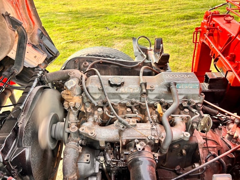 TOYOTA DYNA เครื่อง 14B  ติดเครน TADANO 2.5 ตัน  3 ปลอก 