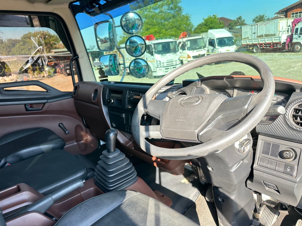 Hino mega 210 ปี64 ไมล์ 5x,xxx กระบะดั้มยาว 5เมตร