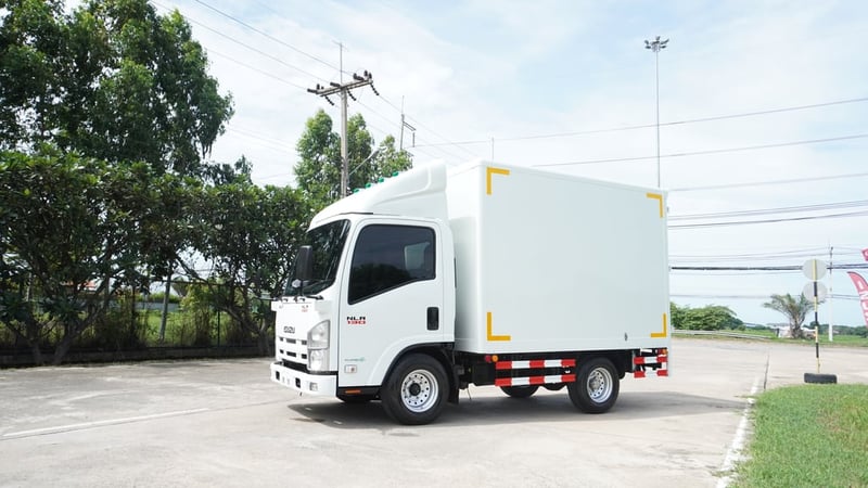 ISUZU NLR130 ปี57 ตู้ทึบ