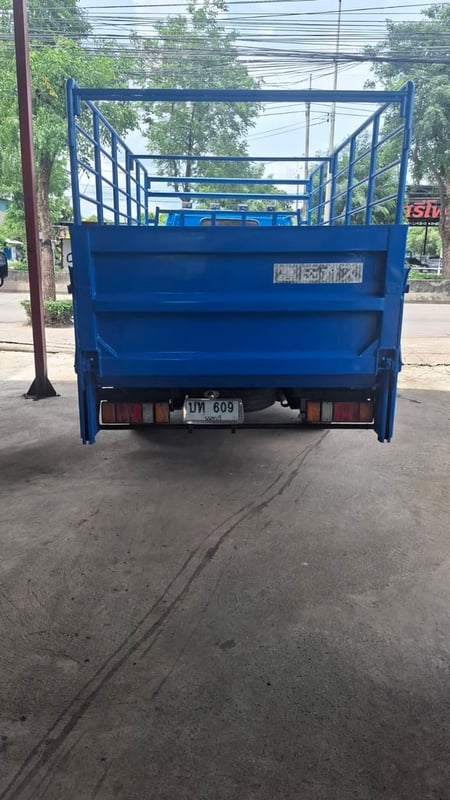 Isuzu NKR รถปี48 มีลิฟท้าย กระบะยาว3.50 ม. กระบะกว้าง 1.84 ม. Isuzu NKR รถปี48 มีลิฟท้าย กระบะยาว3.50 ม. กระบะกว้าง 1.84 ม.