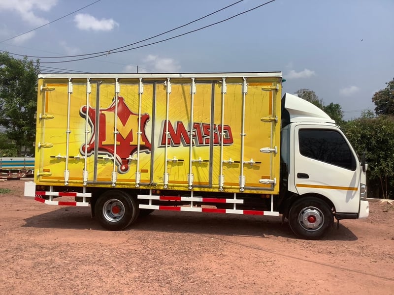 Hino 6 ล้อ(ดูโท้ตู้10บาน)150แรง ยูโร3 ปี56 