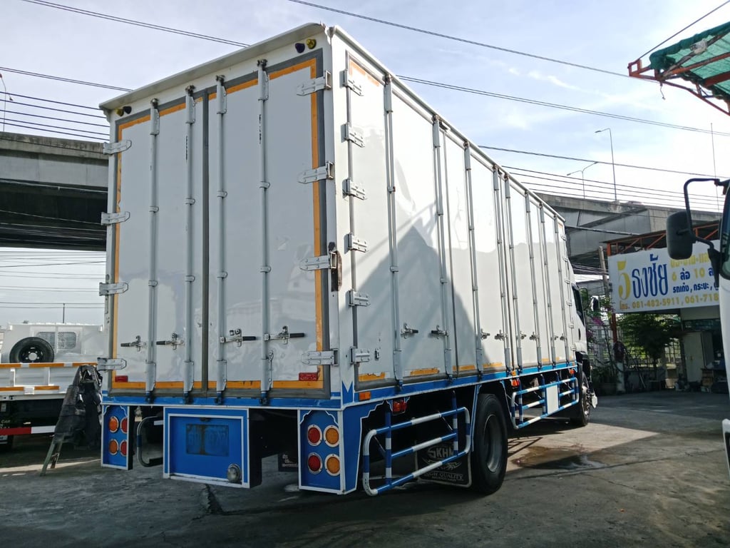 Isuzu #FTR240 ตู้ทึบ ปี63  ยาว 7.60 เมตร 