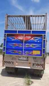 คอกหมู ยาว 6.5 เมตร แสตนเลสทั้งหมด ท้ายลิฟต์ ปี61 