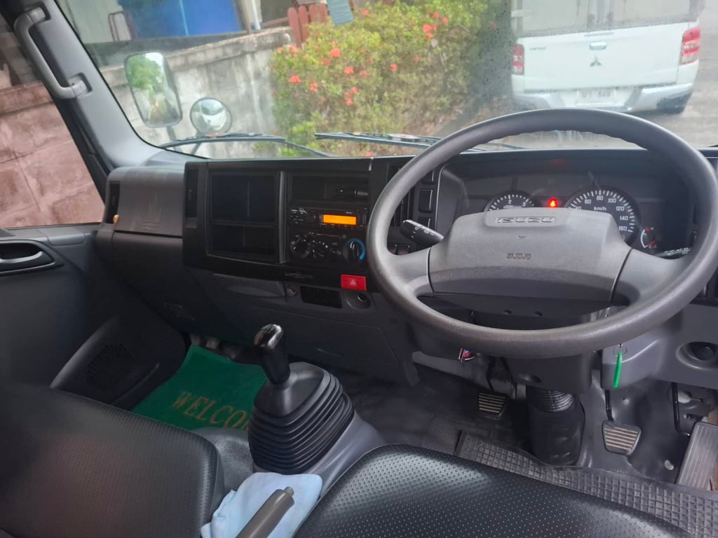 Isuzu 6 ล้อ ISUZU NMR 130 รถดูดสิ่งปฎิกูล (เจ้าของขายเอง)