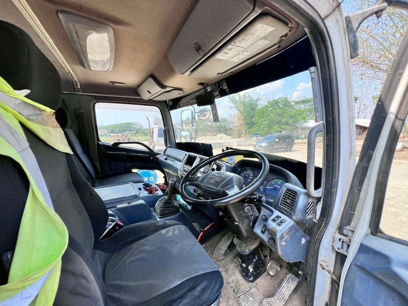 HINO หัวลาก 2 เพลา หัวพร้อมหาง เครื่อง EP100 เทอร์โบ 285 แรง หาง 2 คาน บันไดไฮดรอริก มีเล่ม HINO หัวลาก 2 เพลา หัวพร้อมหาง เครื่อง EP100 เทอร์โบ 285 แรง หาง 2 คาน บันไดไฮดรอริก มีเล่ม