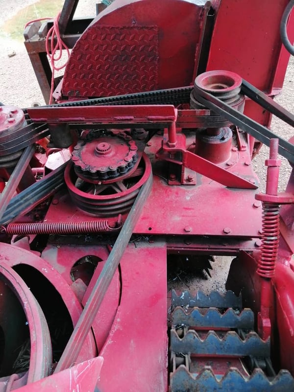 เครื่องสับย่อยหญ้าเนเปียร์เเละข้าวโพด เครื่องสับย่อยหญ้าเนเปียร์เเละข้าวโพด