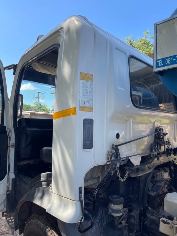 Hino เมกก้า 145 แรง ปี58 ไมล์ 6 พัน กม. โม่3 คิว NSK Hino เมกก้า 145 แรง ปี58 ไมล์ 6 พัน กม. โม่3 คิว NSK