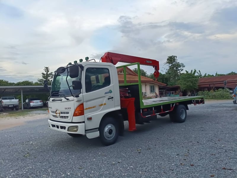 Hino 6 ล้อ 144 แรง กระบะเครน 3.5 ตัน 