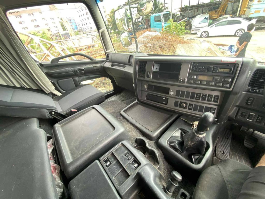 Hino Profia s700 เครื่อง E13C MT 7 Speed แท่นเตี้ย 12 ล้อ Hino Profia s700 เครื่อง E13C MT 7 Speed แท่นเตี้ย 12 ล้อ