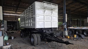 หางลูกพ่วงดั้มพ์สามมิตร 2เพลา ปี48 ราคา 180,000 บาท 