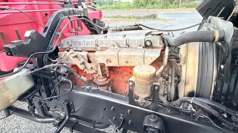 Isuzu Deca เครนท้องวีล่างบนตะขอพับ 5.50 ตัน ปี 48 FTR 200 แรง แอร์เย็น 