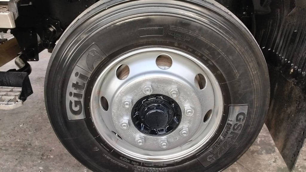 หัวลากฮีโน่เมก้า ซีรี่ย์ 500 FM2P 380แรง ปี 2557 