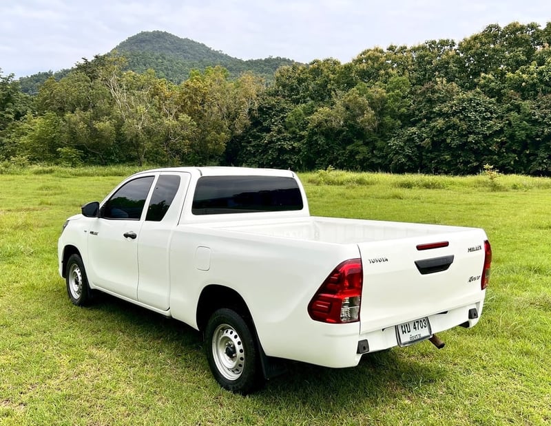 Toyota REVO 2.4 ปี 2016  รถสวยๆ  เล่มพร้อมโอน 