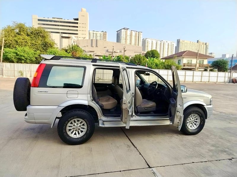 FORD EVEREST 2.5 ดีเซล เกียร์ออโต้ ปี47