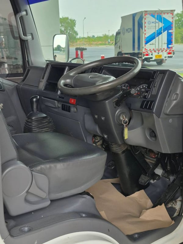 ISUZU NLR130 ปี58 ตู้แห้ง ยาว3เมตร 