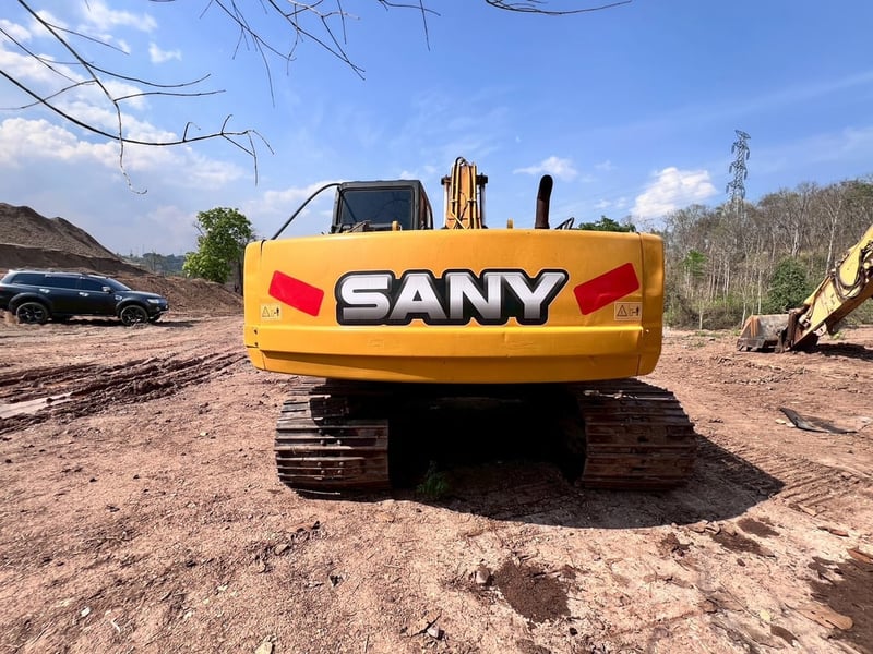 ขายแพ็คคู่  2 คัน  ราคา  700,000 1. KOMATSU PC 200-8 MO กล้องหลัง 2. KOBELCO SK200-3 เอกสารใบอินวอย