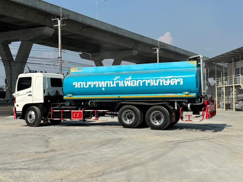 10 ล้อฮีโน่ รถน้ำ500 ปี57 ราคา 1,150,000 บาท