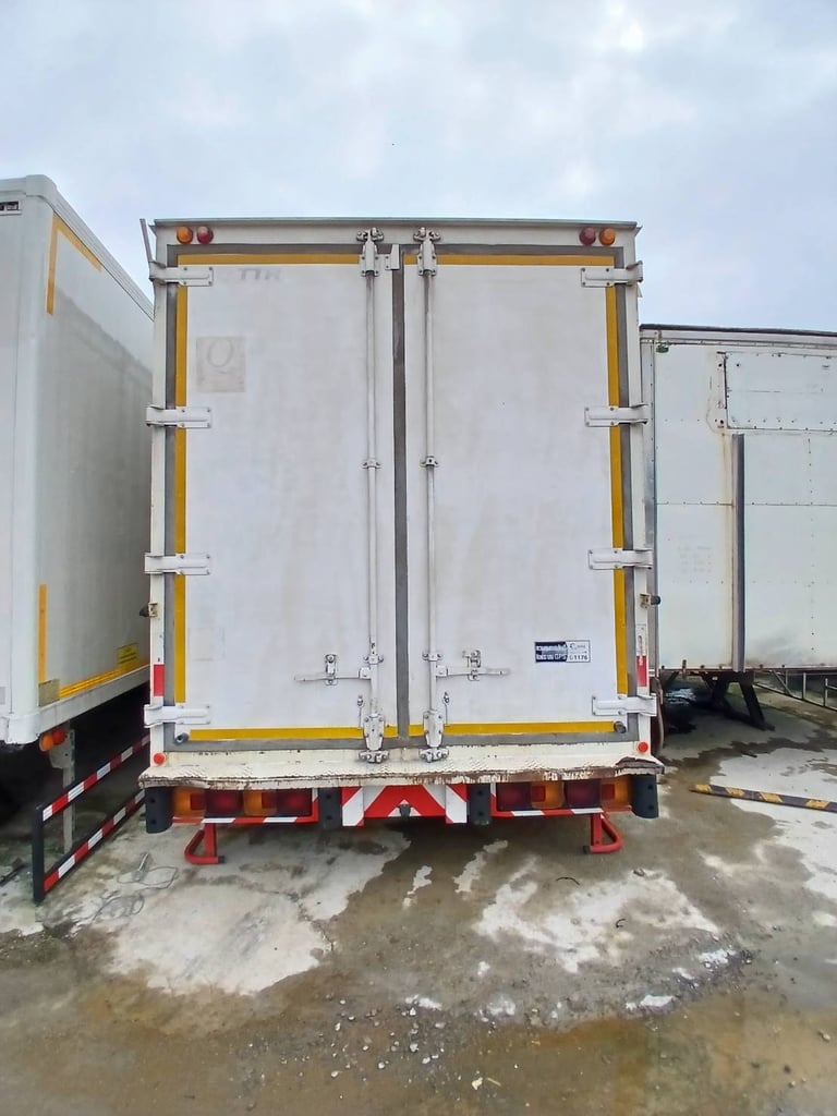 ขายตู้เปล่า #สิบบาน ตามสภาพ (ไม่รวมติดตั้ง)   คัสซี 84ขนาดวัดใน 7.50 ,ก.2.36,ส.2.52 