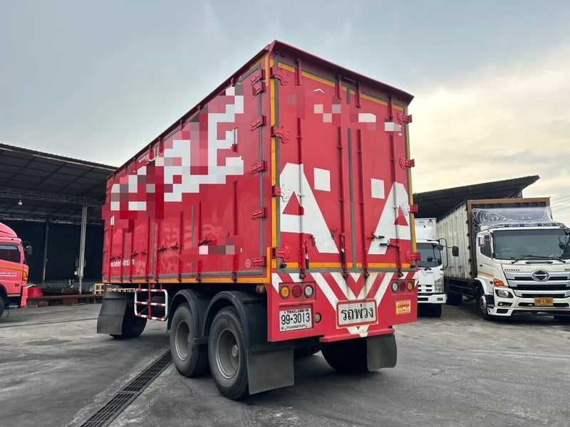 ลูกพ่วงตู้แห้ง6 บาน ย.7.2เมตร ปี53 ราคา 355,000 บาท ลูกพ่วงตู้แห้ง6 บาน ย.7.2เมตร ปี53 ราคา 355,000 บาท