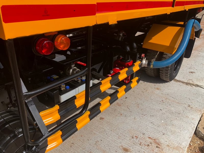 Isuzu 6ล้อ NPR130 แรง รถน้ำ 5,000 ลิตร ยูโร2 ปี 51  ราคา 490,000 บาท 